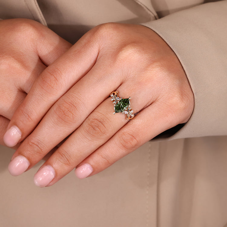 Leaf style prong setting ring by Diamondrensu.
