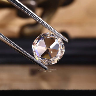 Lab grown diamond with round rose cut is available.