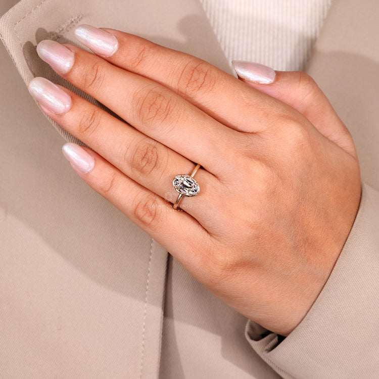 Buy engagement ring with Old European cut diamond in yellow gold.
