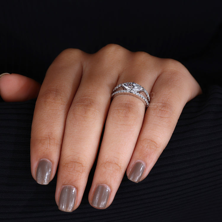 A sophisticated 4 Claw Prong design enhancing the diamond's beauty.
