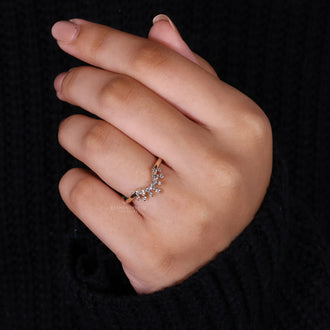 Round diamond wedding band crafted for a radiant look.
