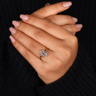 Yellow gold engagement ring with a classic shine.
