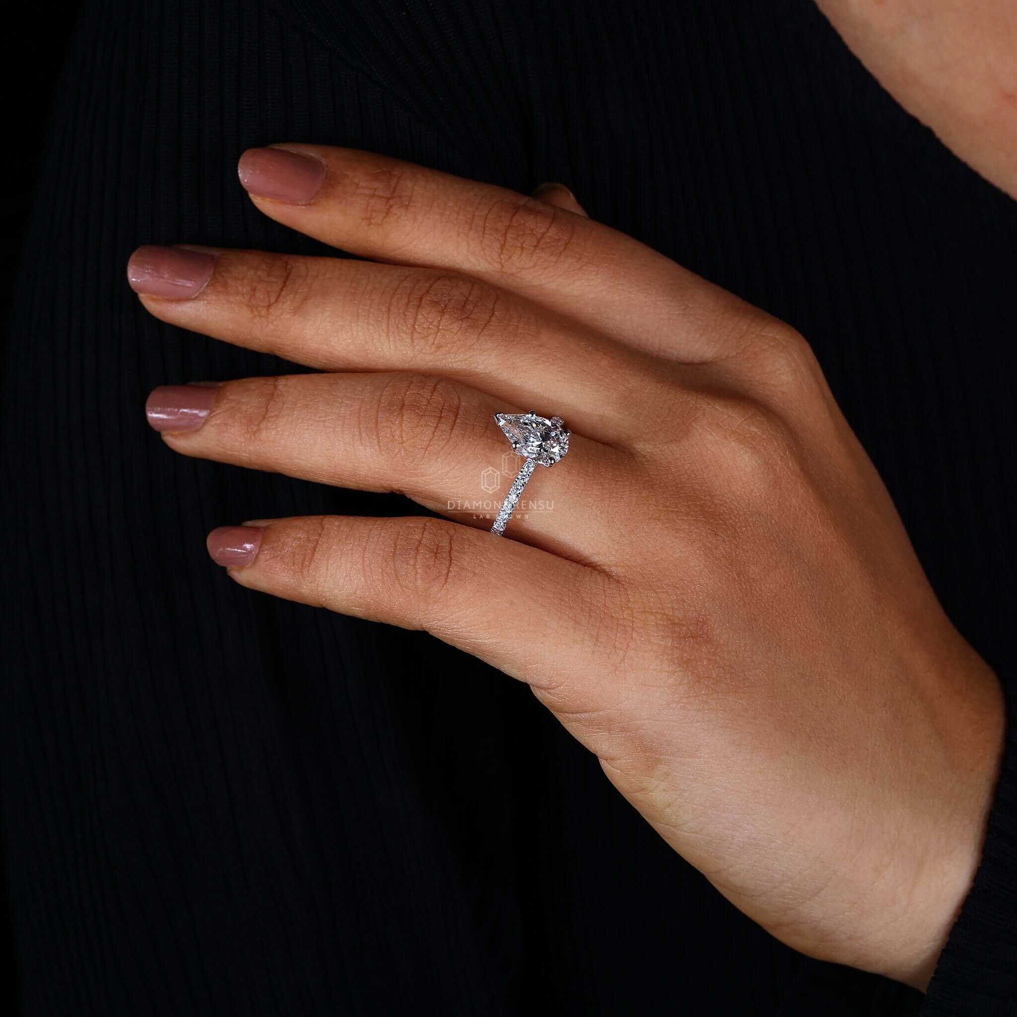 pear cut diamond wedding ring