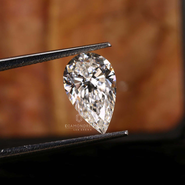 Pear cut lab grown diamond perfect for solitaire and three-stone settings.