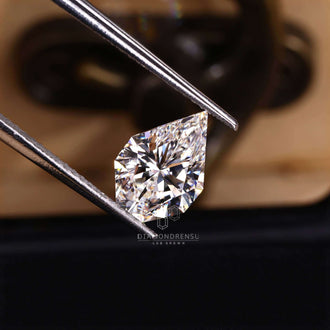 Spear lab grown diamond ideal for modern and antique jewelry pieces.