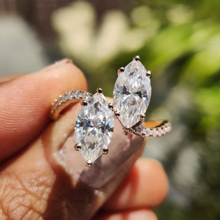 2 stone engagement ring with elegant detailing.
