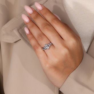 Handmade jewelry in white gold with oval diamond.
