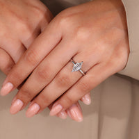 4 prong claw setting giving a secure and elegant style.
