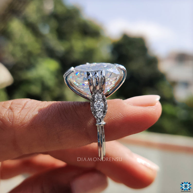 Handmade jewelry with unique and artistic details.
