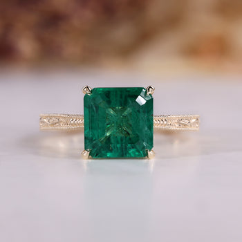 Art Deco Engagement Ring in yellow gold.
