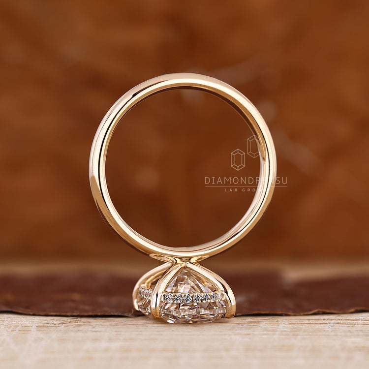 IGI certified oval diamond ring.
