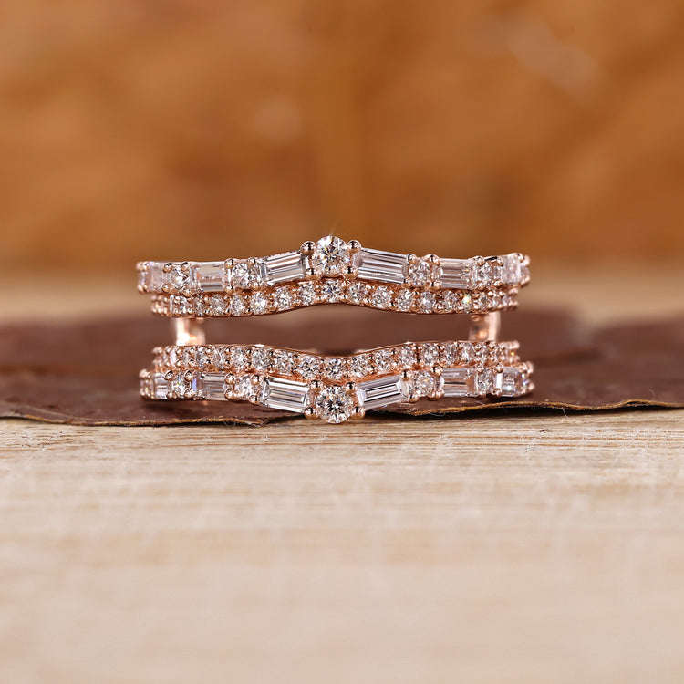 Double Band Wedding Ring with baguette and round cut diamonds in rose gold.
