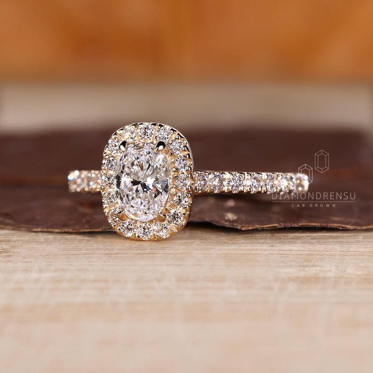 Cathedral setting diamond engagement ring.
