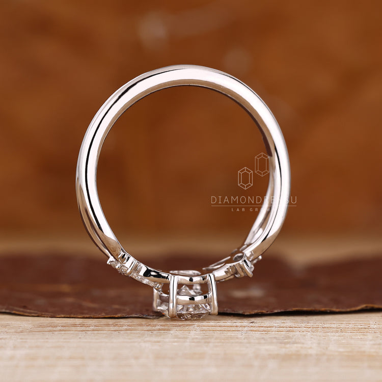Lab Grown Diamond oval diamond ring with 4 prong secure setting.

