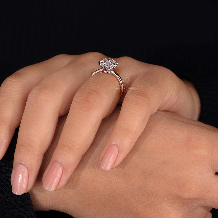 Solitaire Ring Setting with secure 6 prong claw setting.

