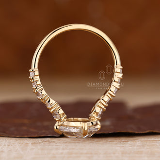 Diamondrensu engagement ring with open gallery ring.
