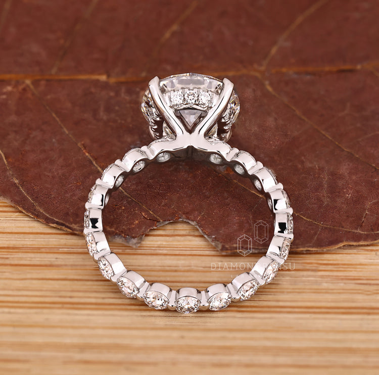 Lab grown round diamond engagement ring.
