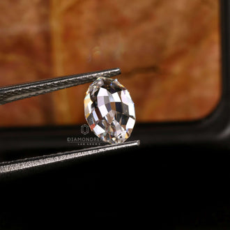 Diamondrensu offers a 1.2 carat oval lab grown diamond.
