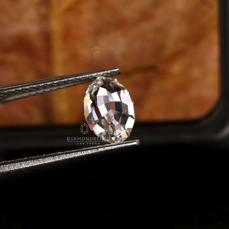 Diamondrensu offers a 1.2 carat oval lab grown diamond.
