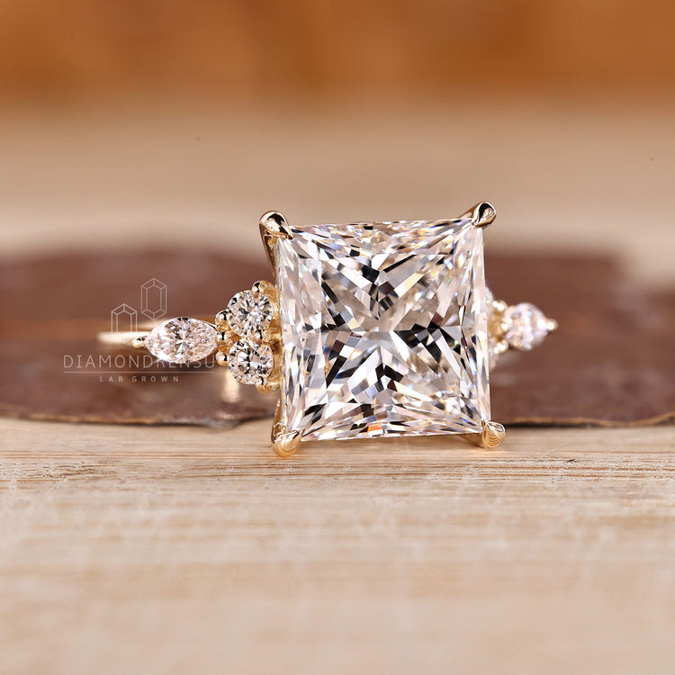 IGI certified princess cut diamond ring by Diamondrensu.
