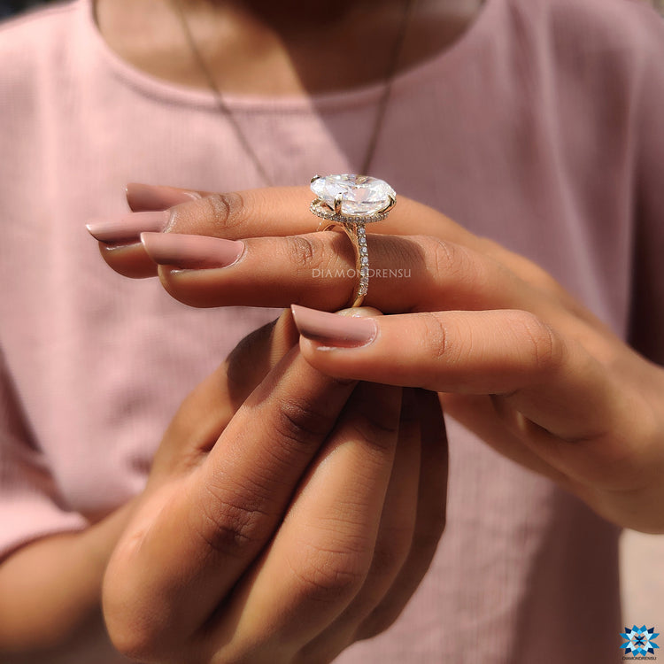 Cathedral setting ring offering an elevated and elegant style.
