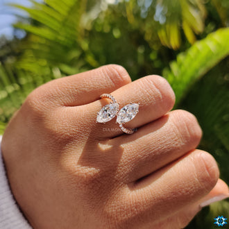 Diamondrensu engagement ring made with lab-grown brilliance.
