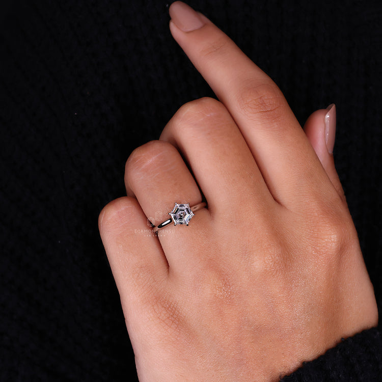 6 Prong Claw Setting Ring showcasing enhanced diamond brilliance.
