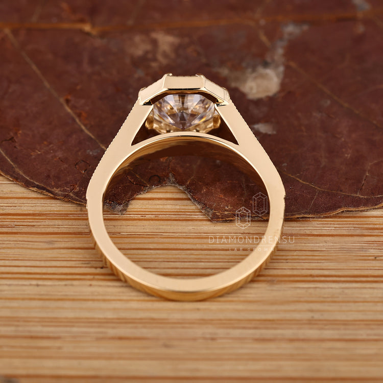 Art Deco Old European Cut Diamond Ring With Cathedral Design.
