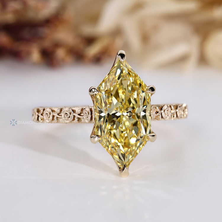 Vintage style pairs with the yellow Dutch marquise.