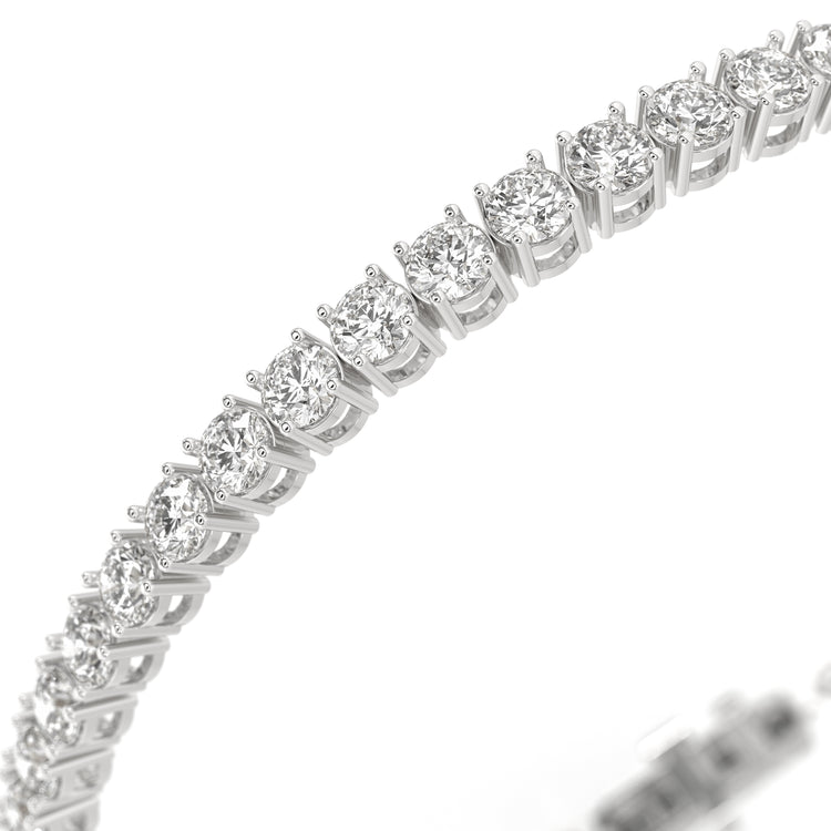 14kt white gold tennis bracelet with diamonds.
