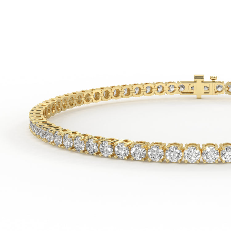 3 carat diamond bracelet in yellow gold.
