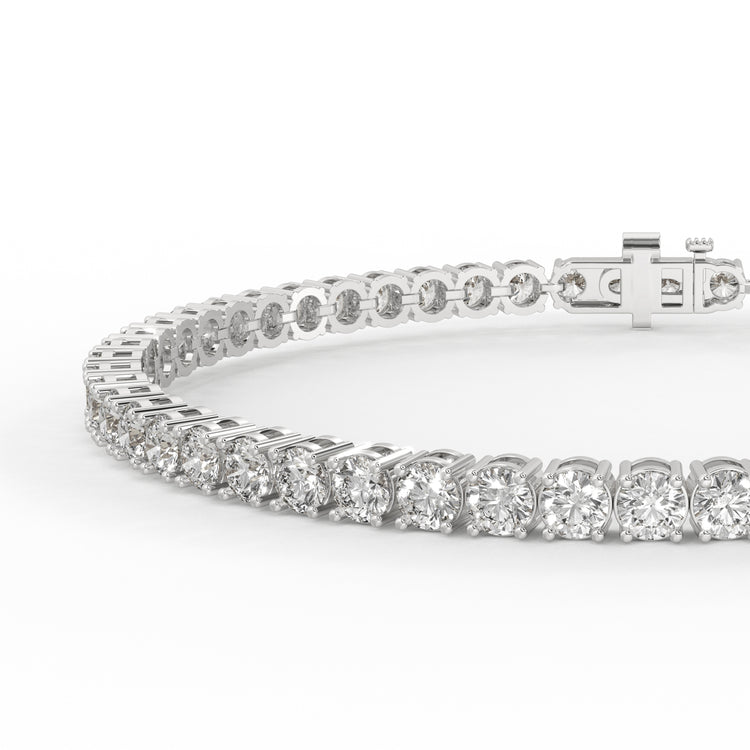 5 carat diamond bracelet in 14kt white gold.
