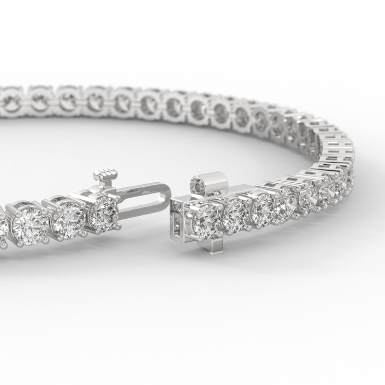 7 inch gold diamond tennis bracelet for women.
