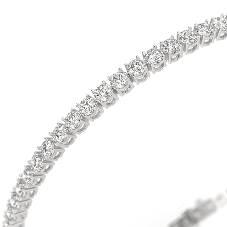 7 inch white gold diamond tennis bracelet.
