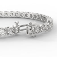 14kt white gold diamond tennis bracelet.
