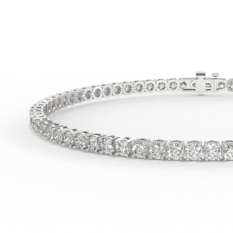 7 inch bracelet for women with round diamonds.
