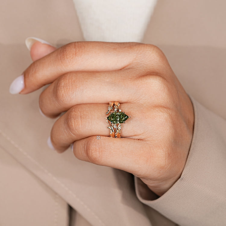 Green Dutch marquise bridal set with a curvy design.