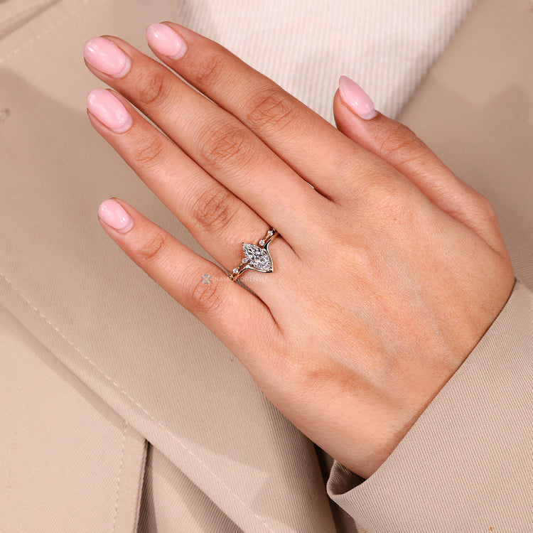 Open gap adds detail to this wedding ring.