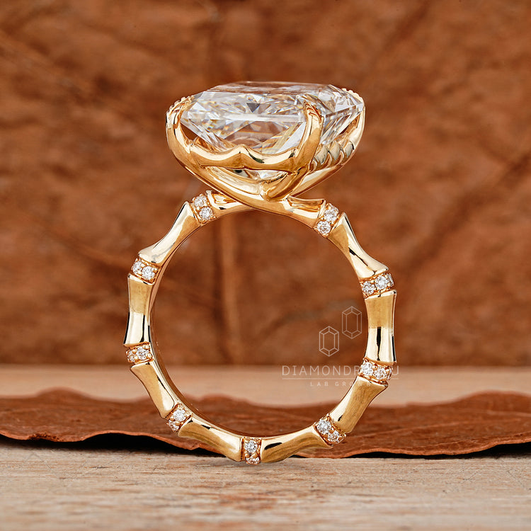 Nature inspired radiant cut diamond ring by Diamondrensu.
