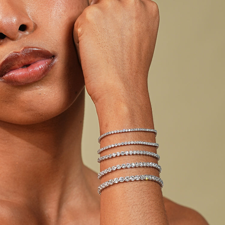 10 carat diamond tennis bracelet design.

