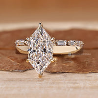 Shared prong setting complements the full eternity band.