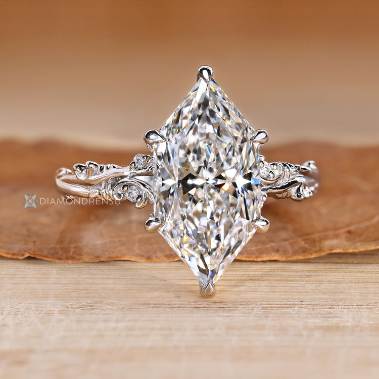 Lab grown diamond Dutch marquise ring by Diamondrensu.