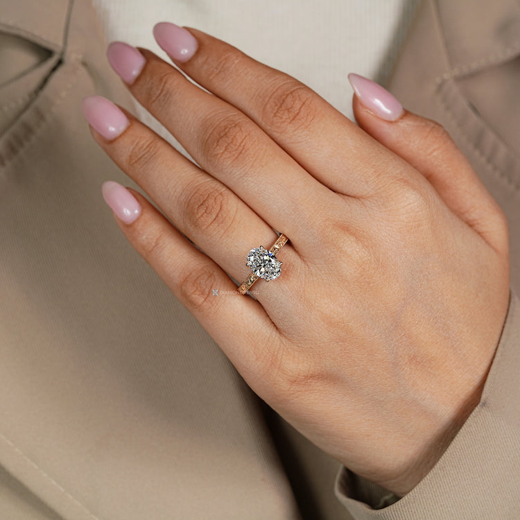 Four claw prong setting on an Art Deco engagement ring.
