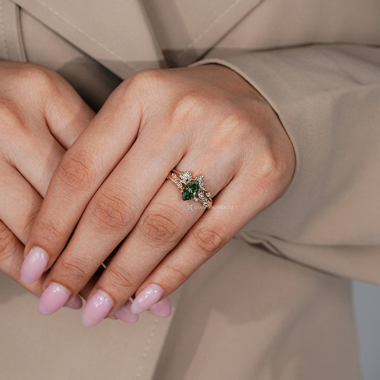 Dutch marquise bridal set with a stackable round cut band.