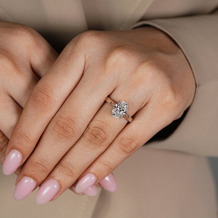 Diamondrensu handmade ring with vintage style and bridge accent with round stone.