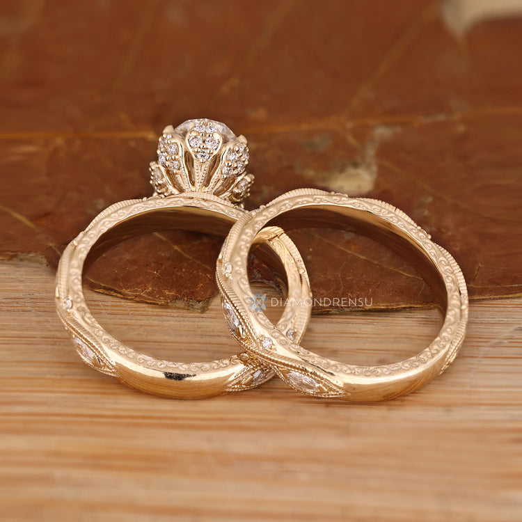 Diamondrensu handmade set with marquise and round side stones.