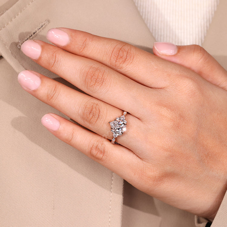 Elegant pear cut engagement ring with lab grown diamond centre.