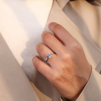 Knife edge shank band with a bold style.
