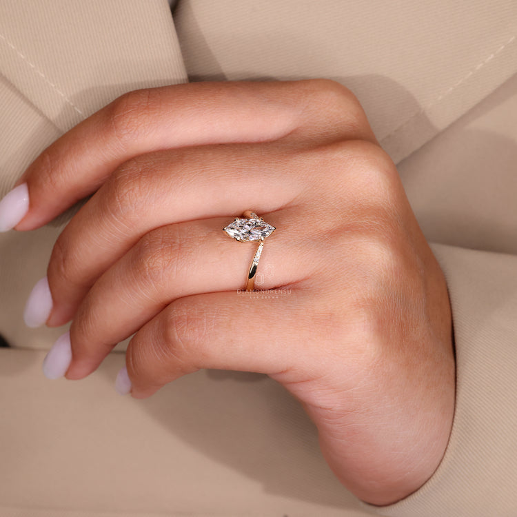 V shaped ring designed to fit comfortably and uniquely.
