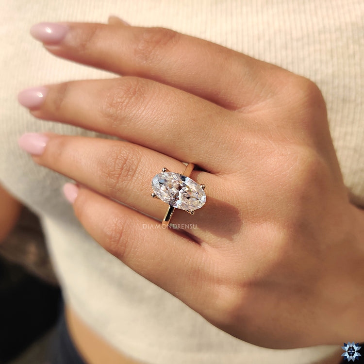 diamondrensu engagement ring with moissanite centre
